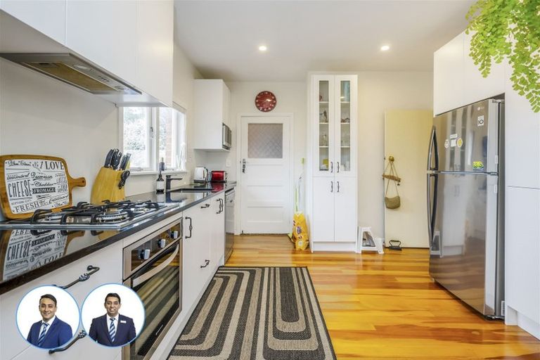 Photo of property in 14 Coronation Road, Mangere Bridge, Auckland, 2022