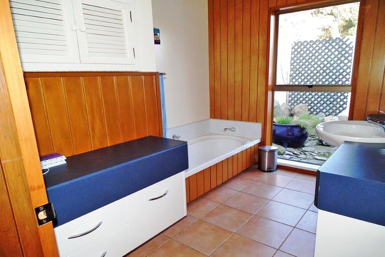 Photo of property in 1 Brinkburn Street, South Hill, Oamaru, 9400