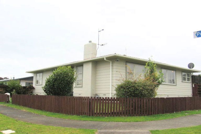 Photo of property in 32 Dewe Avenue, Feilding, 4702