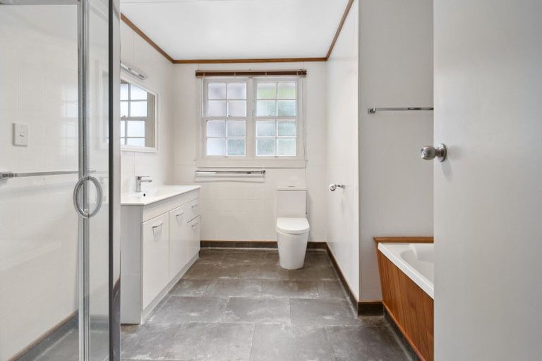 Photo of property in 273 Parewanui Road, Bulls, 4894