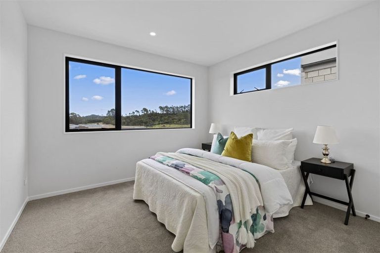 Photo of property in 43 Sunnyheights Road, Orewa, 0931