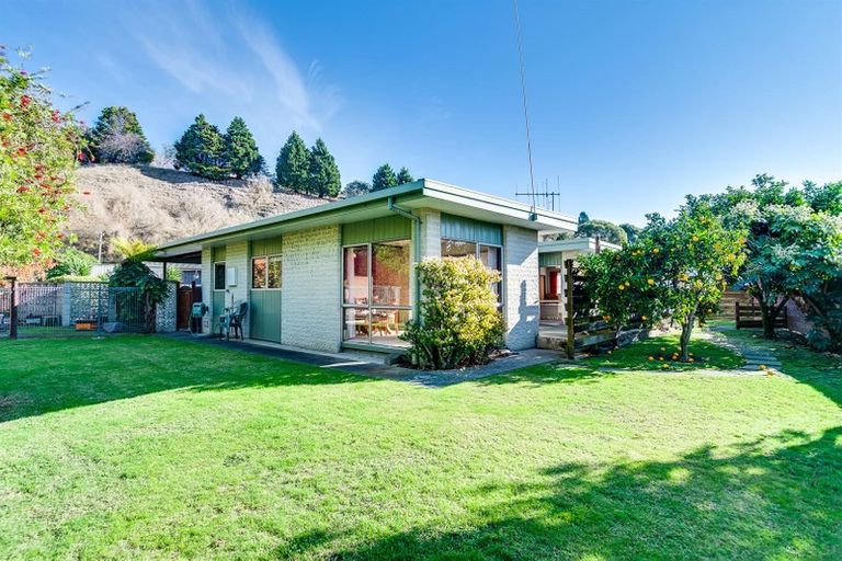 Photo of property in 67 Puketapu Road, Taradale, Napier, 4112