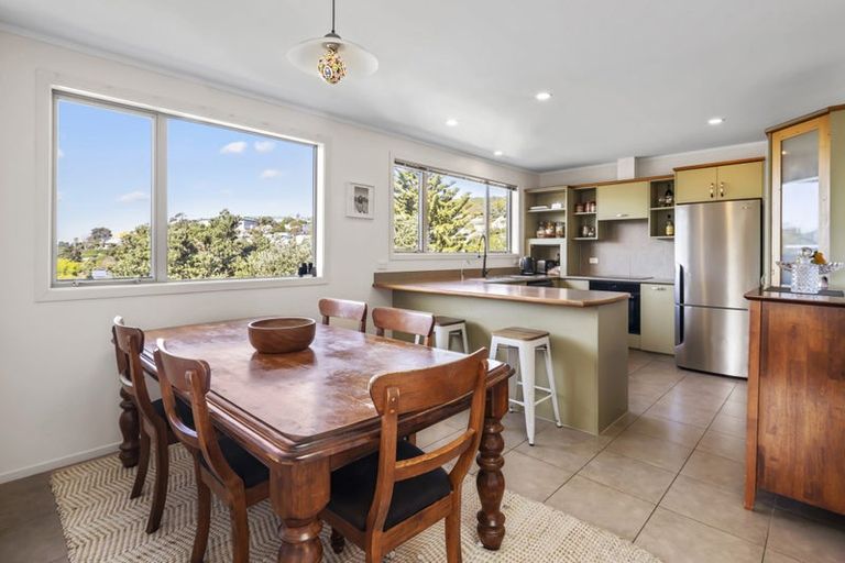 Photo of property in 9 Maybury Way, Island Bay, Wellington, 6023