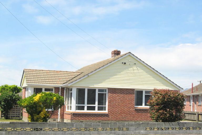 Photo of property in 14 Merrington Crescent, Aranui, Christchurch, 8061