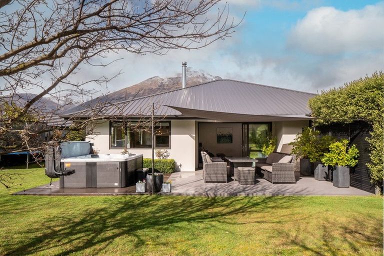 Photo of property in 9 Oxfordshire Avenue, Lower Shotover, Queenstown, 9304