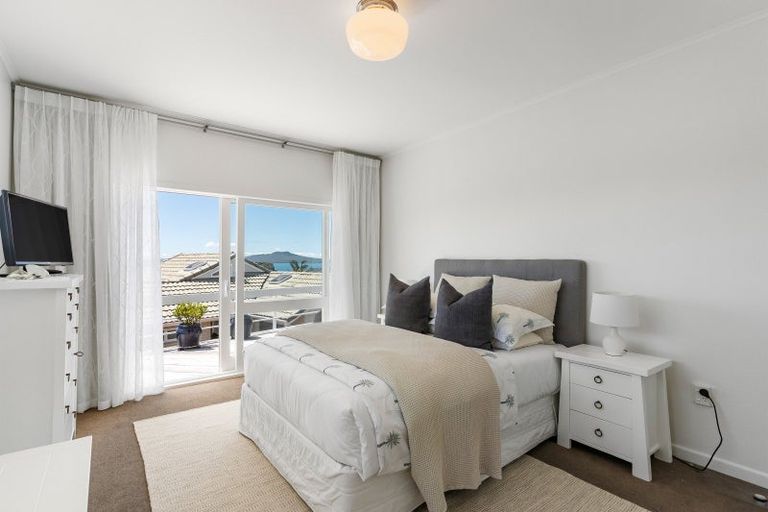 Photo of property in 1/1 Eastcliffe Road, Castor Bay, Auckland, 0620