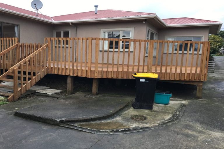 Photo of property in 21 Mexted Terrace, Tawa, Wellington, 5028