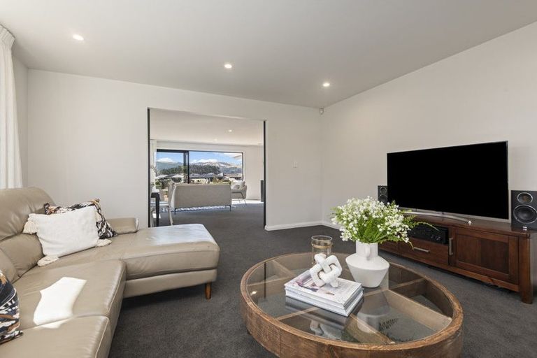 Photo of property in 20 Silicon Way, Fitzherbert, Palmerston North, 4410