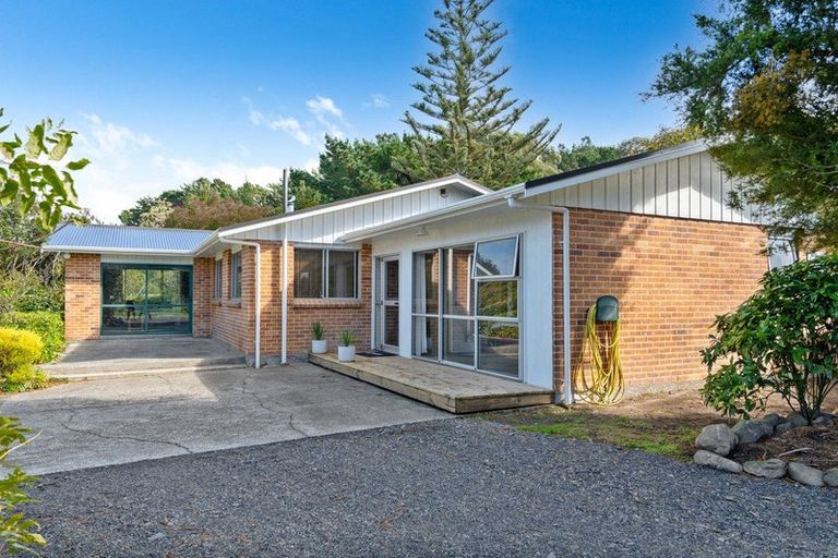 Photo of property in 620 Western Lake Road, Western Lake, Featherston, 5773