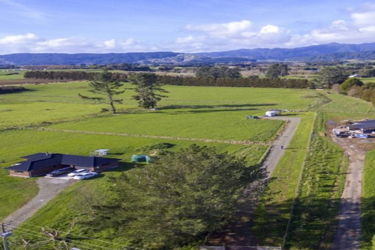 Photo of property in 213c Muhunoa East Road, Ohau, Levin, 5570