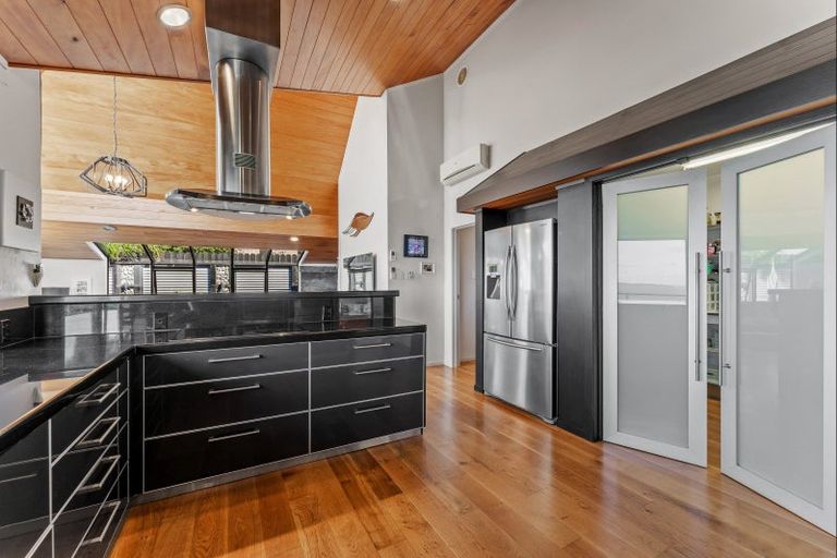 Photo of property in 5 Kotare Place, Sandspit, Warkworth, 0982