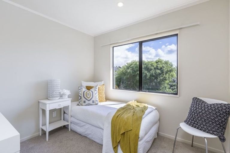 Photo of property in 2/9 Eastwood Rise, Browns Bay, Auckland, 0630