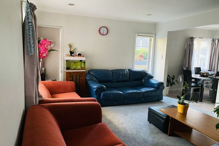 Photo of property in 37 Hallberry Road, Mangere East, Auckland, 2024