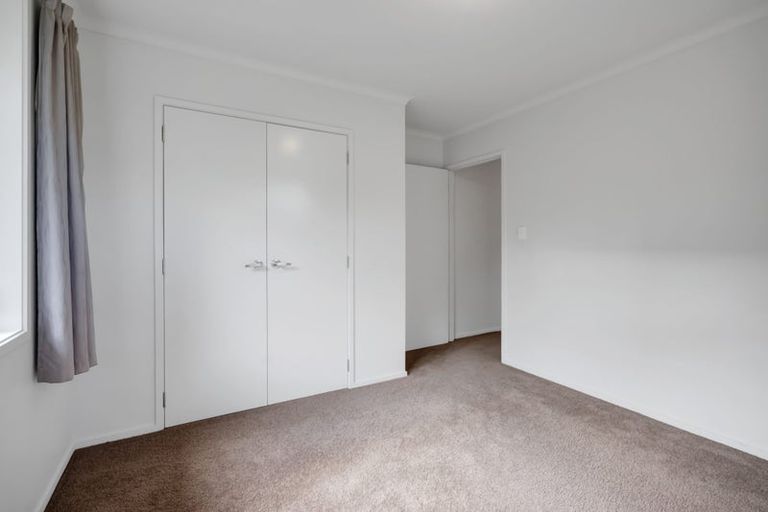 Photo of property in 17 Heta Road, Highlands Park, New Plymouth, 4312