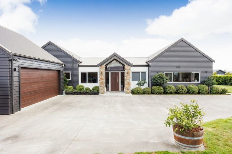 Photo of property in 39 Branksome Place, Aokautere, Palmerston North, 4471