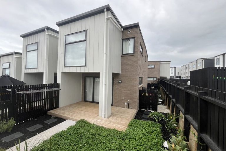 Photo of property in 54 Huri Street, Mangere Bridge, Auckland, 2022