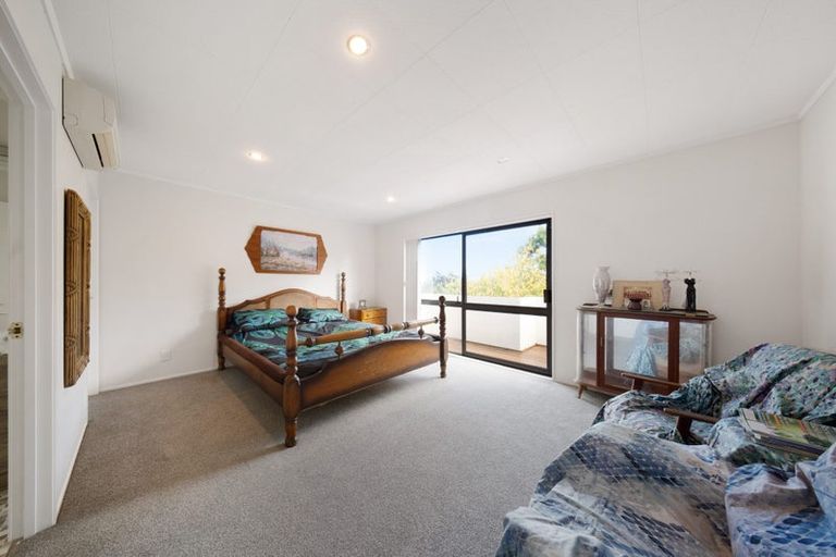 Photo of property in 215 Kaipara Road, Papakura, 2582