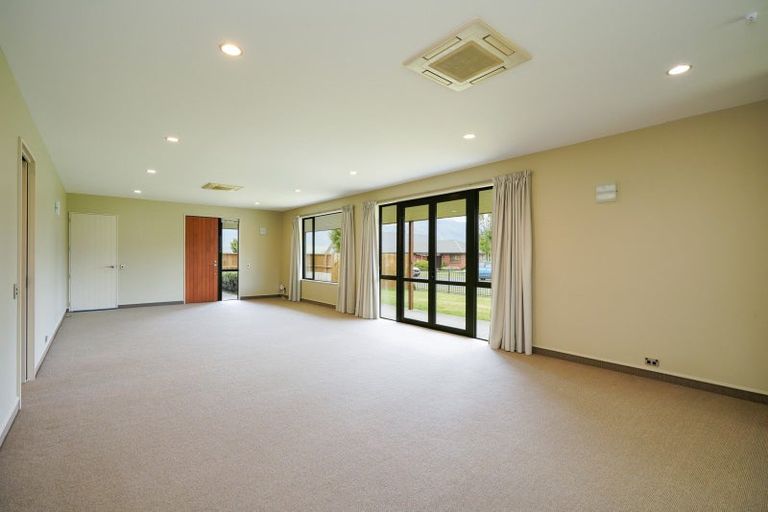 Photo of property in 111 Govan Drive, Te Anau, 9600