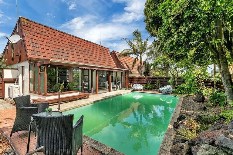 Photo of property in 2/41 Edgeworth Road, Glenfield, Auckland, 0629