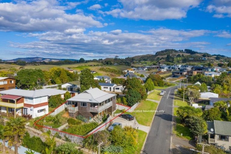 Photo of property in 61a Lorenzen Bay Road, Raglan, 3225