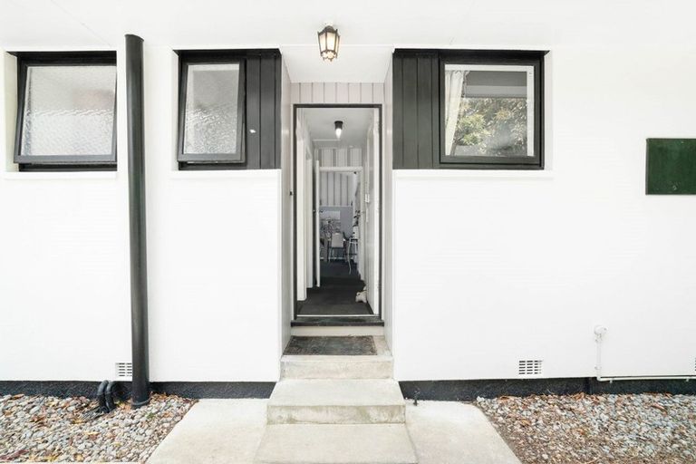 Photo of property in 27 Jenkins Avenue, Redwood, Christchurch, 8051