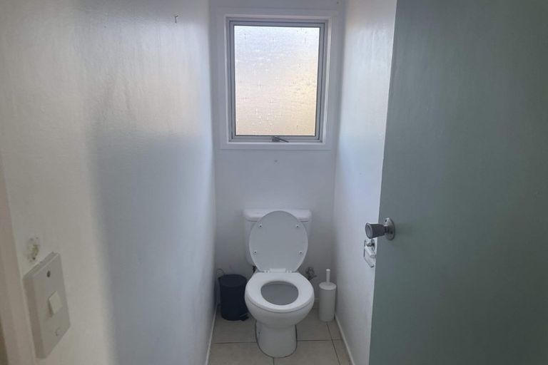 Photo of property in 779 East Coast Road, Northcross, Auckland, 0630