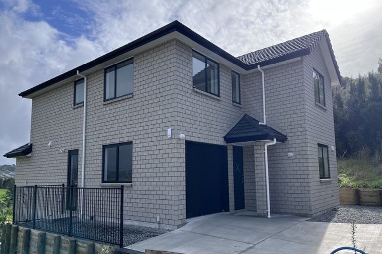 Photo of property in 15b Tiriwa Drive, Massey, Auckland, 0614
