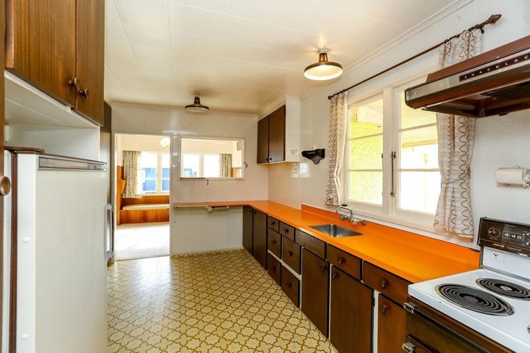 Photo of property in 17 Alberta Road, Glen Avon, New Plymouth, 4312