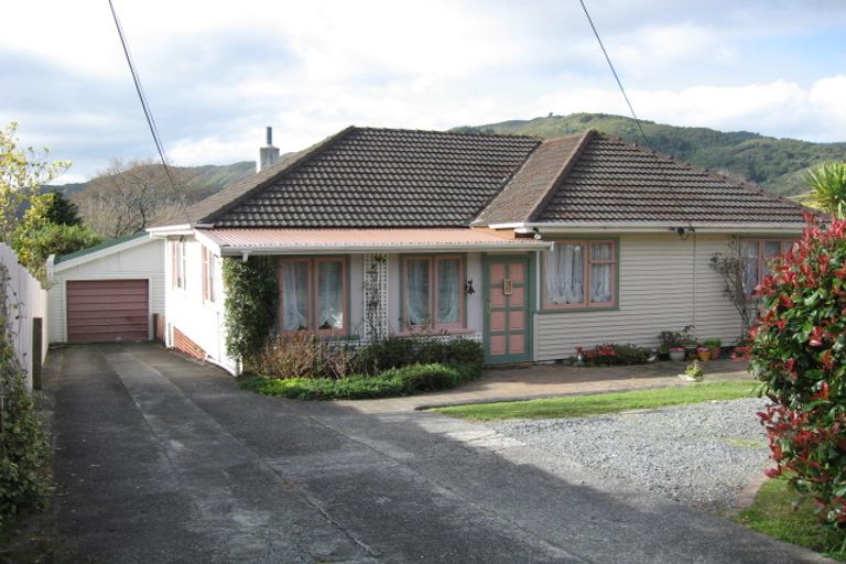 Photo of property in 14 Fraser Street, Wainuiomata, Lower Hutt, 5014