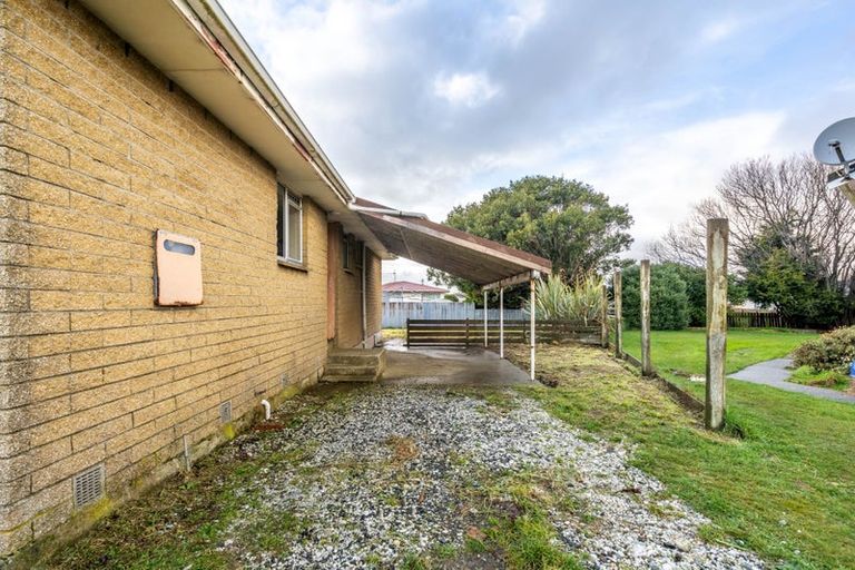 Photo of property in 12 Argyle Street, Kew, Invercargill, 9812