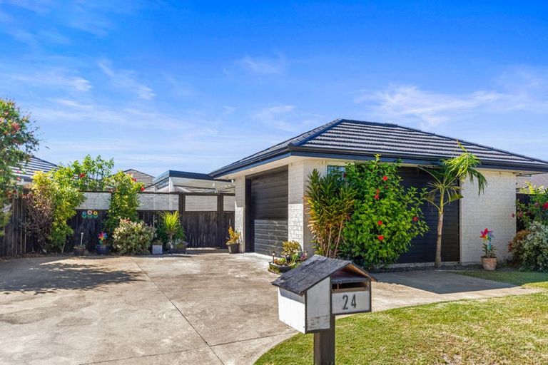 Photo of property in 24 Leet Crescent, Papamoa Beach, Papamoa, 3118