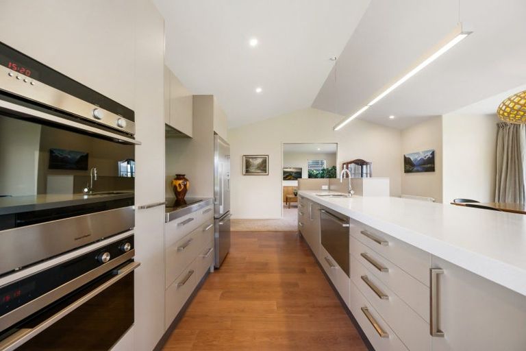 Photo of property in 28 Greenbelt Place, Wanaka, 9305