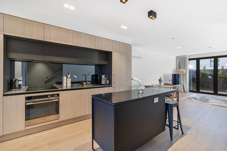 Photo of property in 8/33 Kilmore Street, Christchurch Central, Christchurch, 8013
