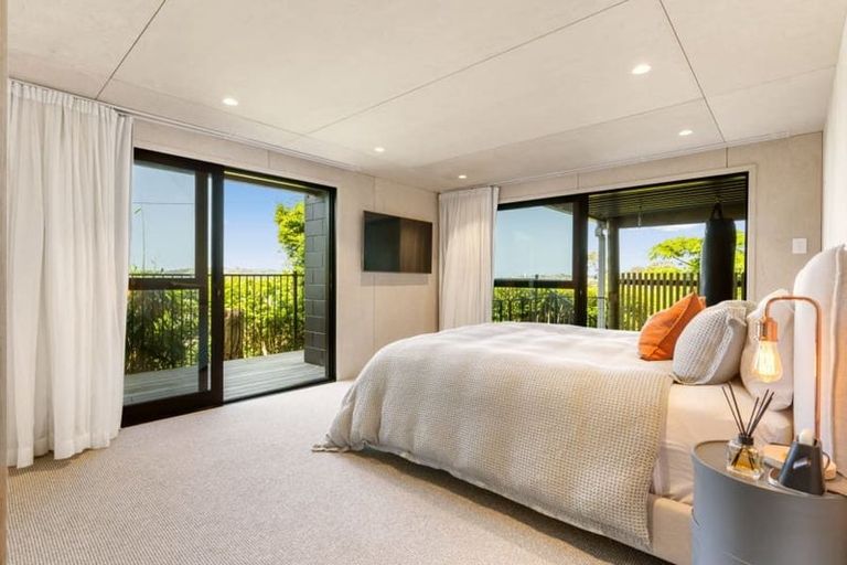 Photo of property in 1/3 Swann Beach Road, Stanmore Bay, Whangaparaoa, 0932