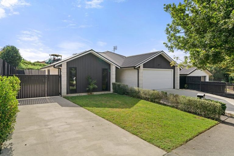 Photo of property in 10 Peter Burke Way, Pyes Pa, Tauranga, 3112