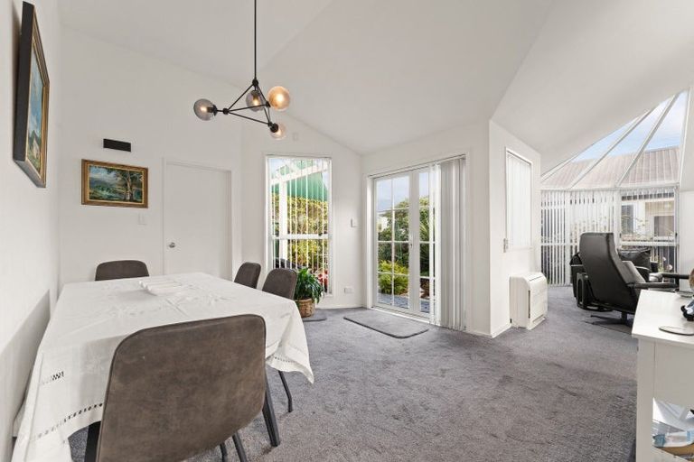 Photo of property in 2 Kings Avenue, South Dunedin, Dunedin, 9012