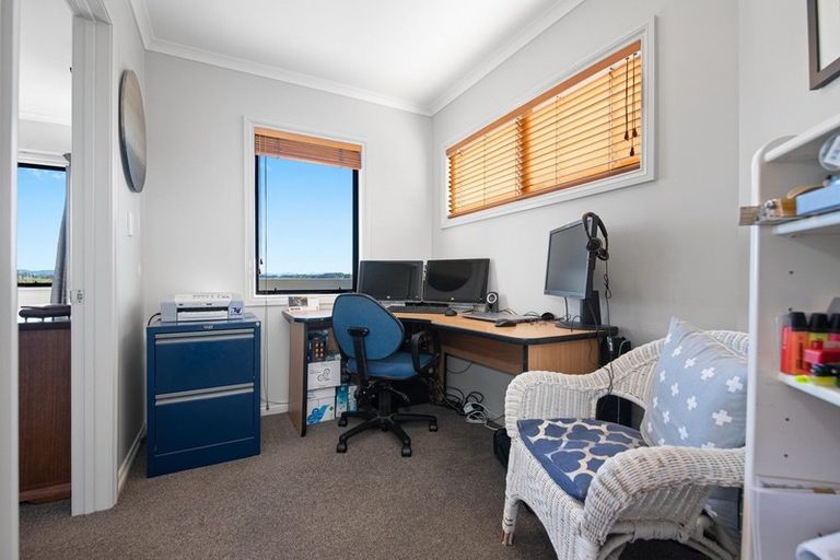 Photo of property in 35 Greenfield Drive, Western Heights, Hamilton, 3200