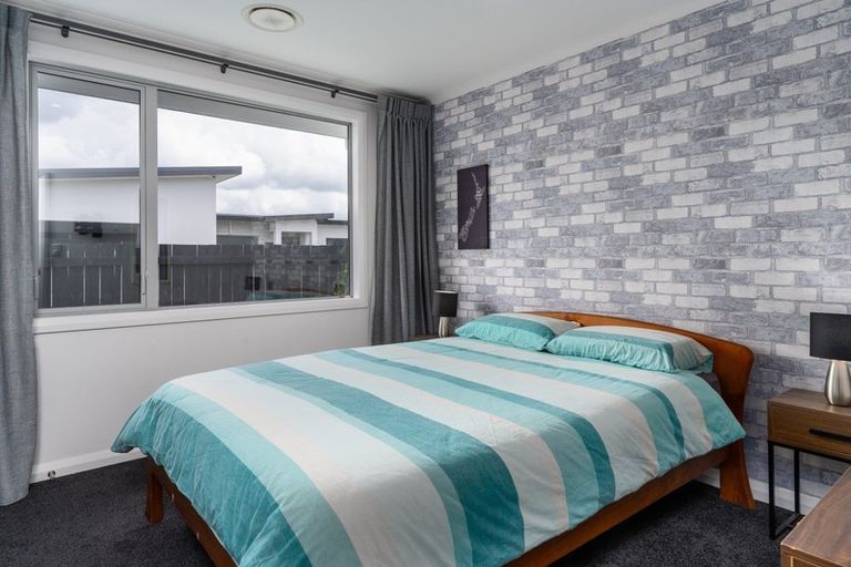 Photo of property in 101 Johnstone Drive, Fitzherbert, Palmerston North, 4410