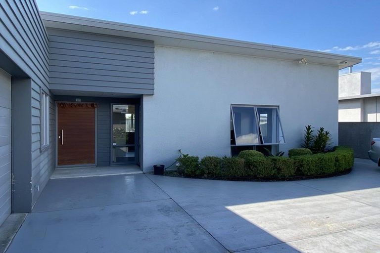 Photo of property in 25a Rosalie Terrace, Kelvin Grove, Palmerston North, 4414