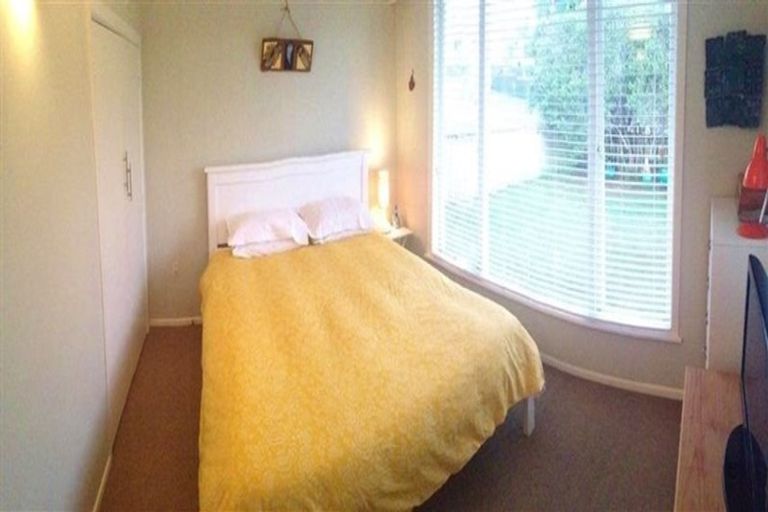 Photo of property in 1/31 Sylvan Crescent, Te Atatu South, Auckland, 0610