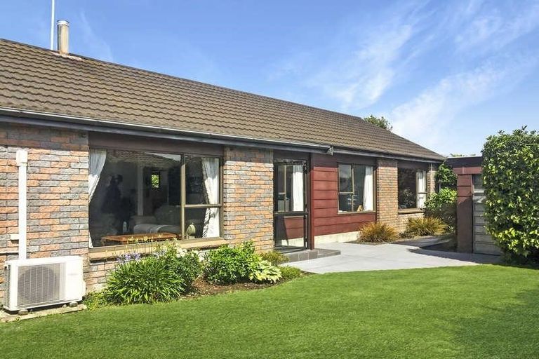 Photo of property in 2 Mapledale Place, Halswell, Christchurch, 8025