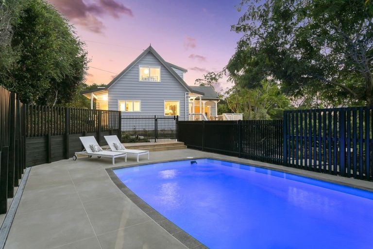 Photo of property in 84 Upper Harbour Drive, Greenhithe, Auckland, 0632