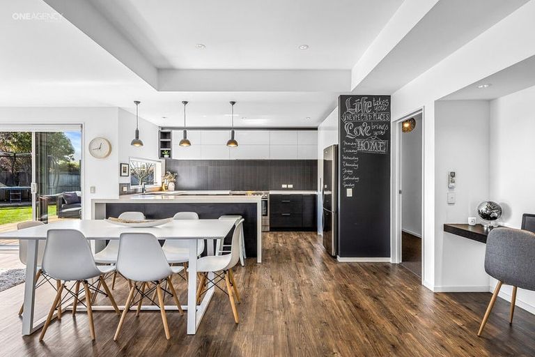 Photo of property in 10 Amy Place, Rangiora, 7400