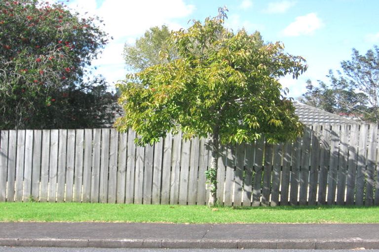 Photo of property in 48 Chislehurst Street, Henderson, Auckland, 0612