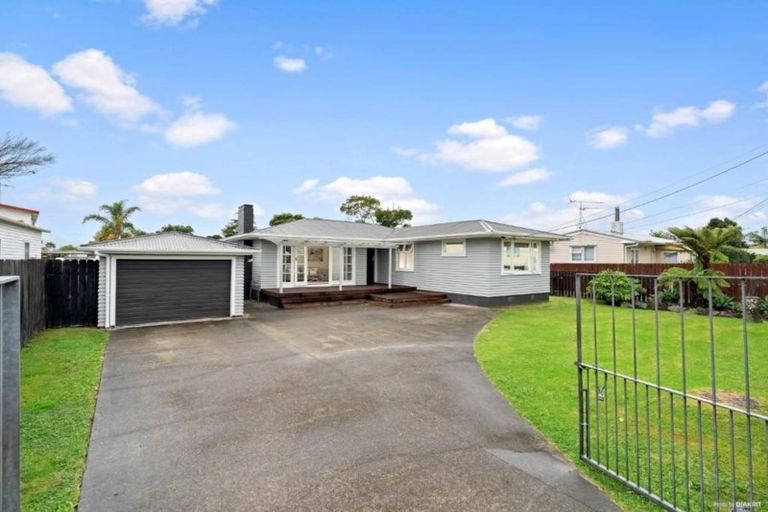Photo of property in 1/8 Ranui Avenue, Ranui, Auckland, 0612