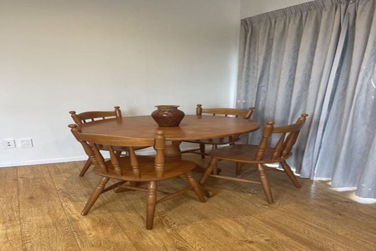 Photo of property in 49 Tawa Road, Kumeu, 0891