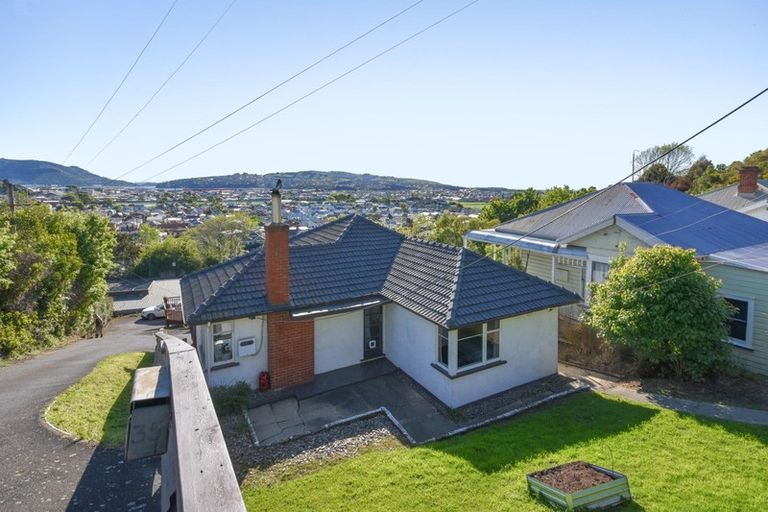 Photo of property in 37 Easther Crescent, Kew, Dunedin, 9012