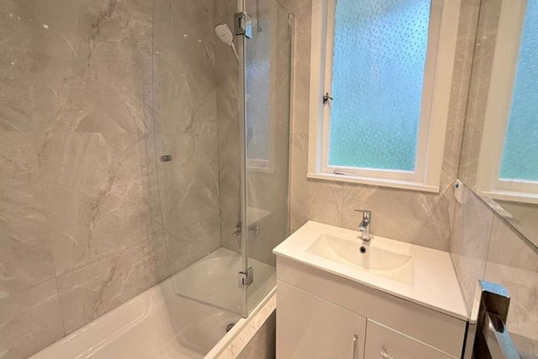 Photo of property in 140 Ti Rakau Drive, Pakuranga, Auckland, 2010