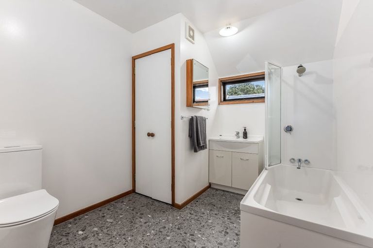 Photo of property in 54 Amapur Drive, Khandallah, Wellington, 6035