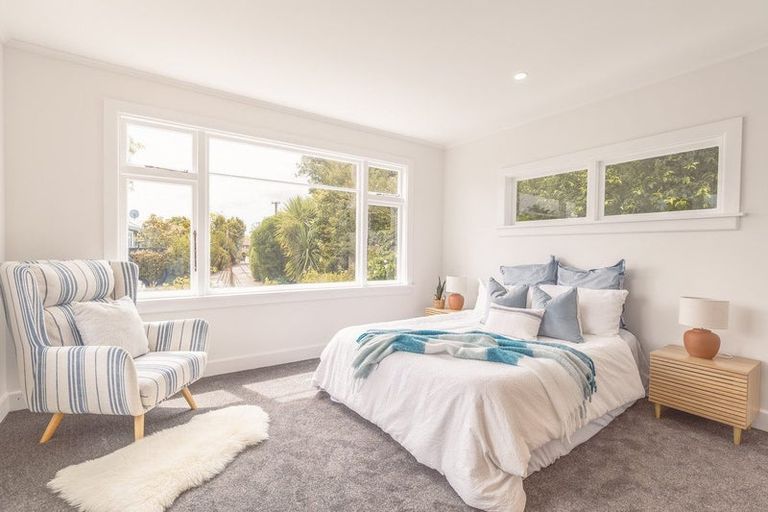 Photo of property in 25 Derrett Place, Saint Martins, Christchurch, 8022